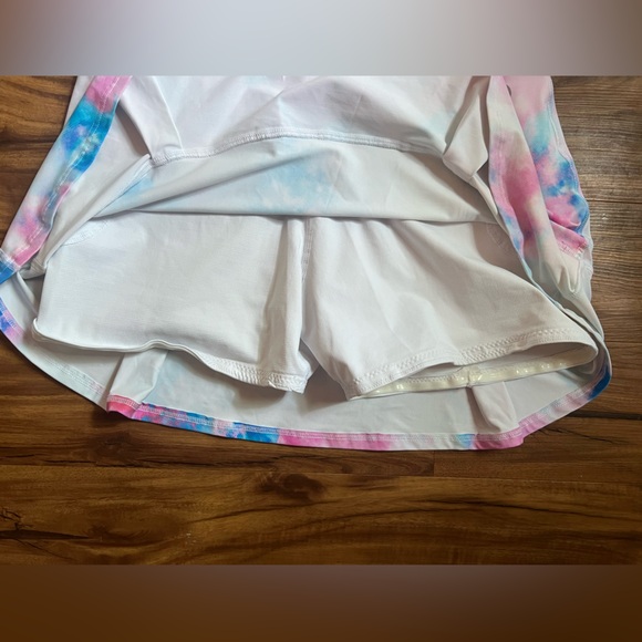 Size 2 (LARGE) Dona Jo tye dye blue and pink skort.  Built in shorts. - Picture 3 of 6